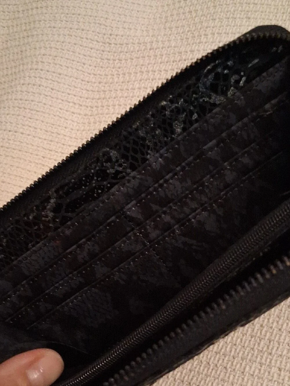 Kenneth Cole Black Snake-Texture Wallet
